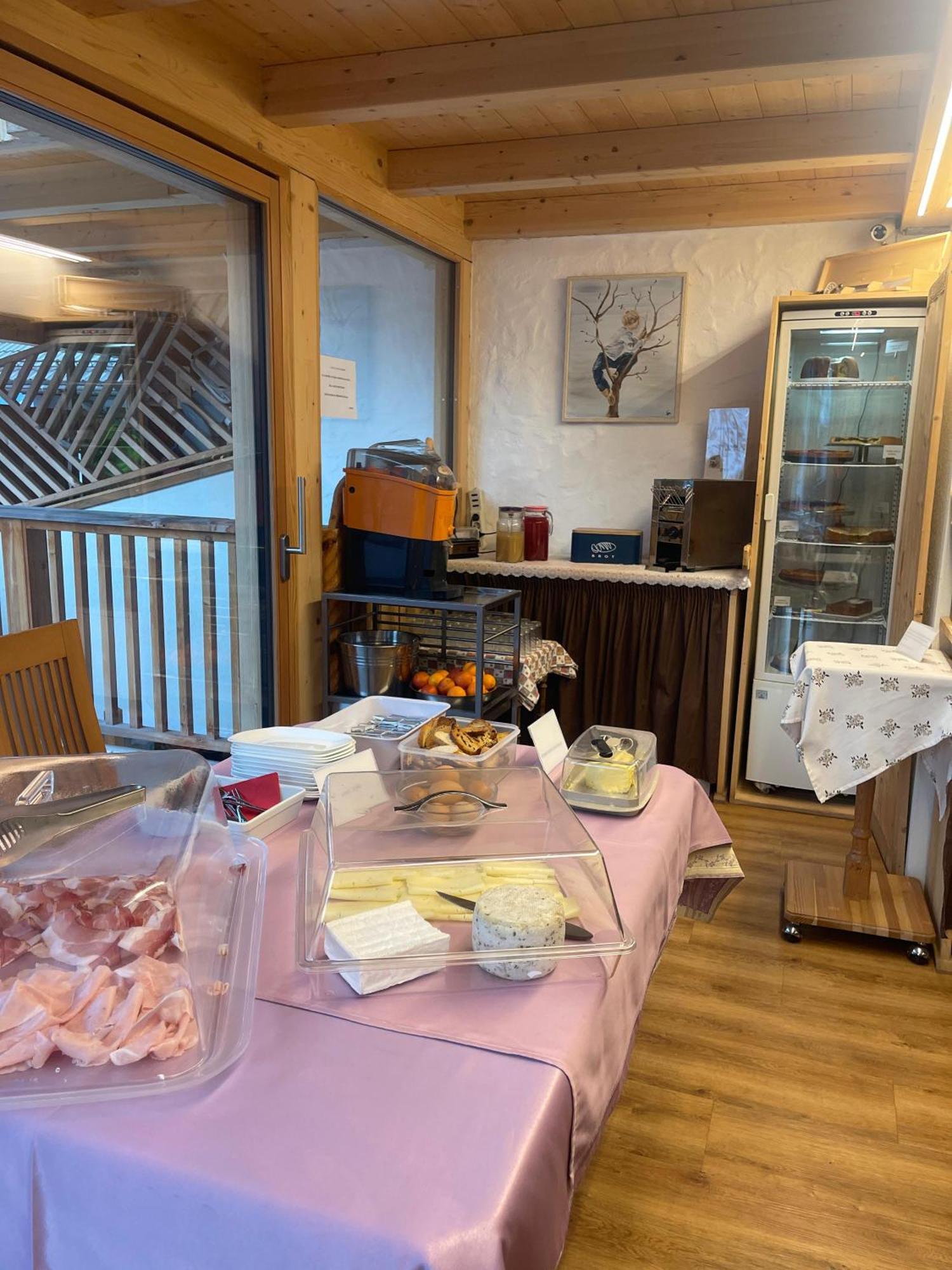 Chalet Valeruz カナツェーイ エクステリア 写真